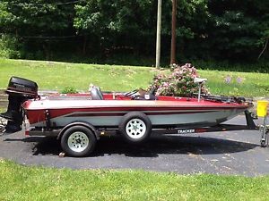 1990 Bass Tracker