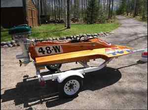 Shovelnose hydroplane with a Mercury KG4H outboard