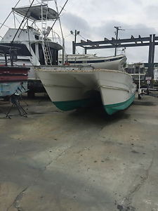 1998 Hydrocat 290 Center Console