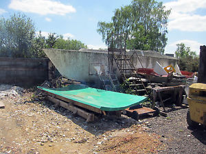 BOATYARD CLEARANCE - TEL NO. FOR 32 FT SUNBIRD YACHT IN NEED OF COMPLETION