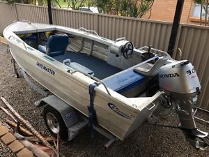 2014 4.4m tinnie 2014 4 stoke Honda outboard
