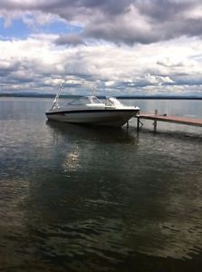 Motor Boat, Bayliner 22.5 ft, open deck, 350hp, Wake Rack, trailer