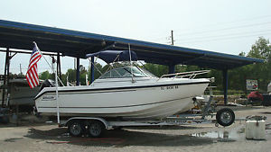 2004 Boston Whaler 210 VENTURA