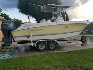 2004 Wellcraft Fisherman 252 Boat (center console with twin Yamaha four strokes)
