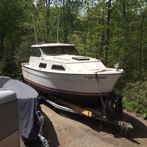 1981 Bayliner Model 2250