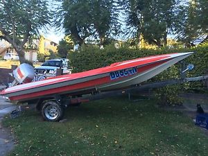 17ft Tennessee Ski Boat