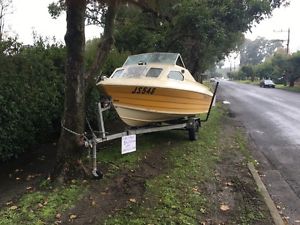 16 foot stejcraft half cabin fishing boat 90hp merc