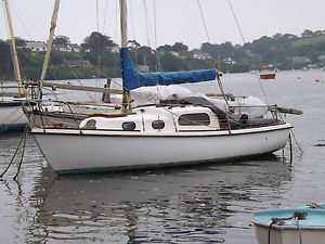 Halcyon 23ft yacht