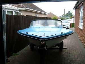 Shakespear Speedboat, 14 ft with Trailer and 20 HP Outboard Motor