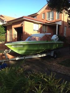 Savage Electra 15ft speed boat 150hp johnson outboard. runabout ski wake