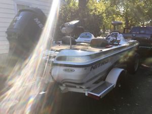 2006 Nitro 482 Tracker