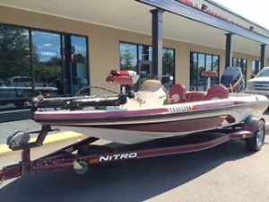1999 Nitro Tracker