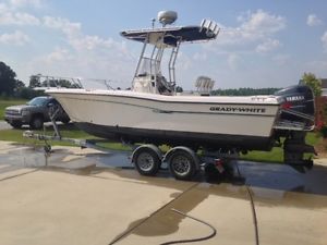 2001 Grady White 222 Fisherman