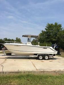 2003 Mako 252 image 1