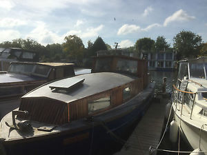 House boat live aboard