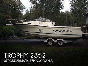 1999 Trophy 2352