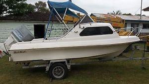 Swiftcraft Half cabin boat