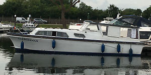 1969 Senior Marine 31, Ideal Liveaboard, Houseboat or Pied-a-Terre, easy project