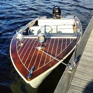 classic speedboat
