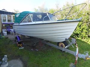 Day boat 13ft with 16ft trailer & evinrude 25hp 2 stroke engine collect Anglesy