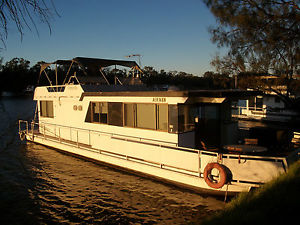 HouseBoat