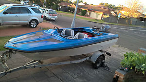 15 ft Pongrass Boat + 2006 4 stroke Yamaha Outboard 25hp + Trailer