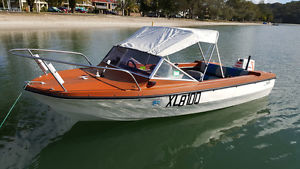 15ft Fibreglass Fishing/Family/Ski Boat, 40hp SUZUKI. Trailer. Rego