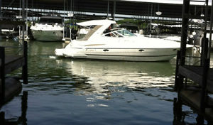 2004 Cruisers Yachts