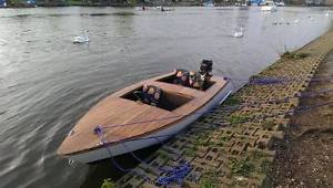 Day boat/ wooden boat