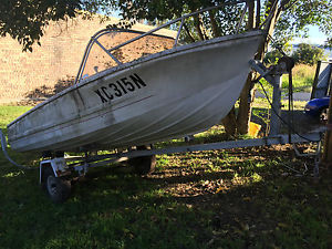 14FT Quintrex tinny with trailer in good cond just needs a clean. selling cheap.