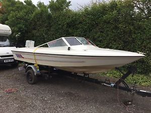 CLASSIC FLETCHER BRAVO 18FT 4 SEATER SPEEDBOAT WITH A RETRO CHYRSLER 70HP MOTOR.