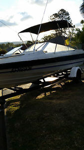 19FT BAYLINER CAPRI 1988,MARINA 125HP MOTOR (made in usa),RUNS EXCELLENT