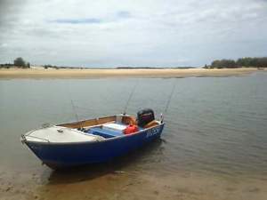 Stacer Seasprite 3.9m Aluminum boat