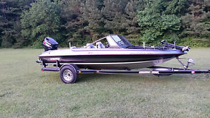 1995 Stratos 278 FS 17.5 ft. 115 Evinrude Fish and Ski Black and Silver Metallic