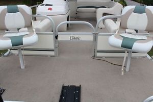 2011 SUNTRACKER PARTY BARGE 20 PONTOON BOAT 22FT W/ 4 STROKE MOTOR , TRAILER!!!!