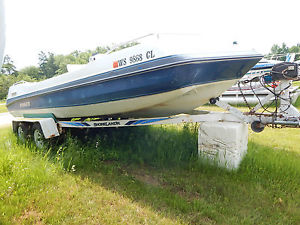1990 Rinker V204