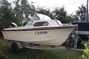 1986 16ft Crusader half cabin, 2005 115HP Mercury, fishfinder, GPS, marine radio