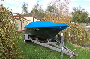 speed boat