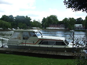 BIRCHWOOD 25 BOAT - 6 Berth River Cruiser - inboard Ford Engine + Shaft Drive