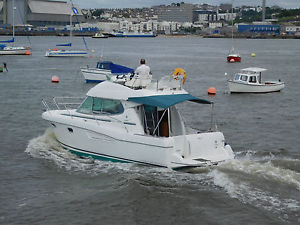 2005 MERRY FISHER 925 FLYBRIDGE WITH FULL REAR ENCLOSURE