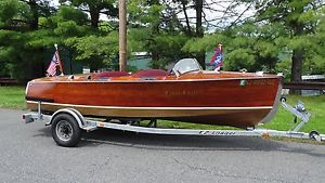 1935 Chris Craft Deluxe Runabout