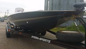 1990 Hydra-Sports DV 200 FF