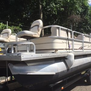 2008 Sun Tracker Party Barge 200