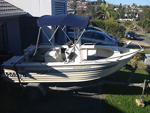 2004 Bermuda Wave Raider 480, 60hp Mercury (94 hrs) and Trailer.
