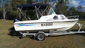 Haines Hunter 5.2 Fiberglass/Cabin boat
