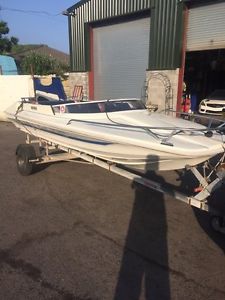 Wave Rider Mustang 17ft Speed Boat Comes With Trailer And Suzuki DT115 motor