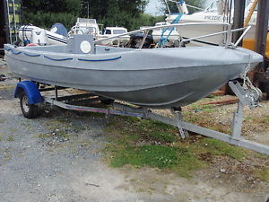 FUN YAK FISHING BOAT C/W HONDA 50HP OUTBOARD & TRAILER