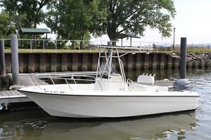 2004 Hydra-Sports 212 Center Console