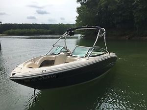 2005 Sea Ray Select 220