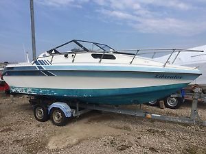 Citation speedboat cruiser